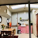 Houseboat Tante Piet Amsterdam