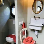 Houseboat Tante Piet 2* Amsterdam