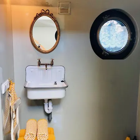 Houseboat Tante Piet