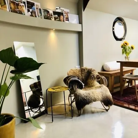 Hotel en barco Houseboat Tante Piet 2*