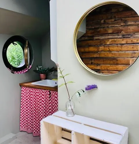 Houseboat Tante Piet Botel