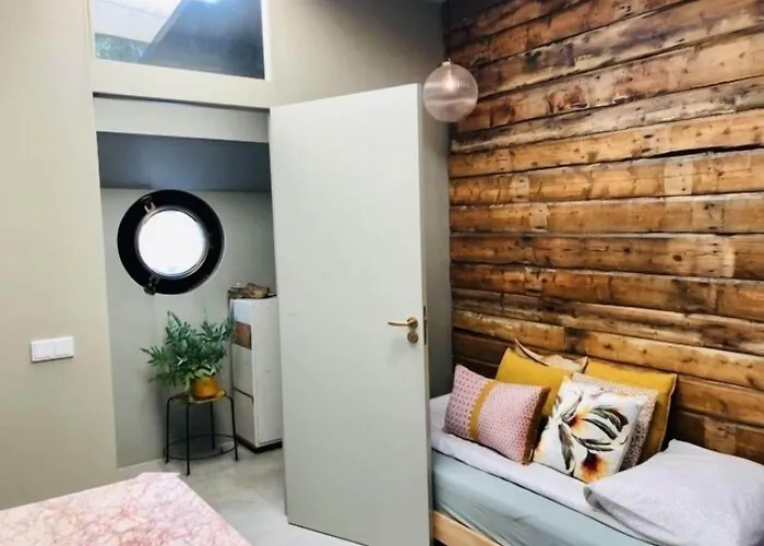 Houseboat Tante Piet Botel