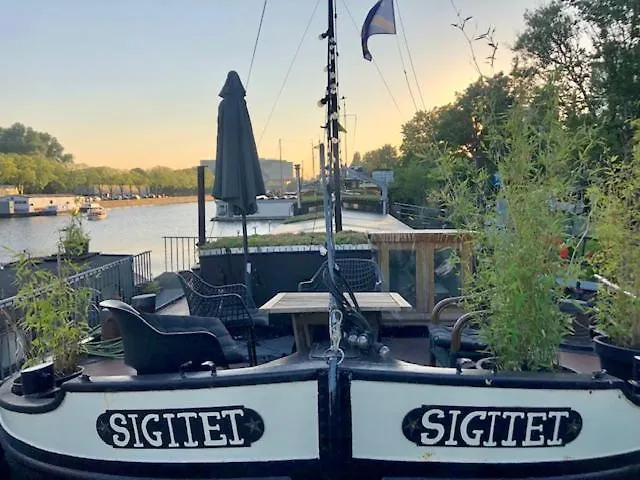 Houseboat Tante Piet 2*