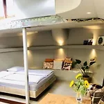 Houseboat Tante Piet Úszó hotel 2*