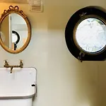 Houseboat Tante Piet Amszterdam