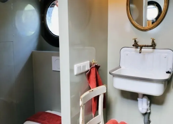 Houseboat Tante Piet 2* Amsterdam