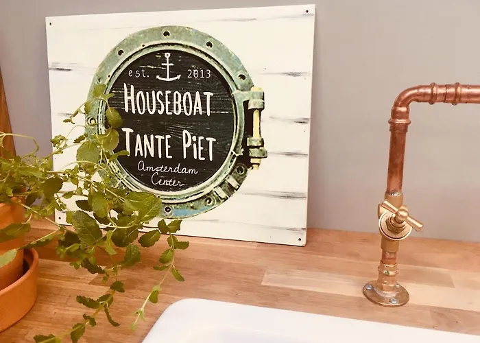 Houseboat Tante Piet